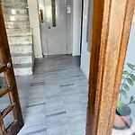J Coast Apartment *