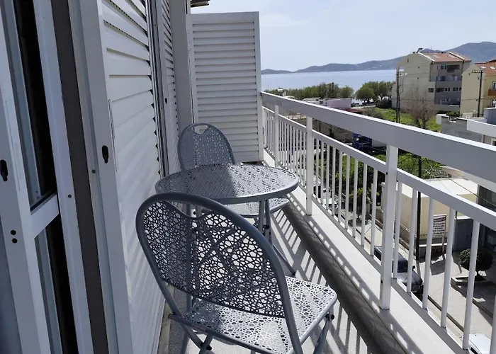 J Coast Karystos (Evia)